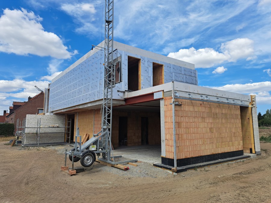 Villa avec consoles de façade sur mesure
