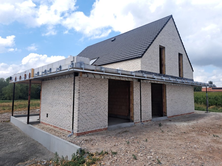 Maison individuelle Boezinge met volledige dakrand